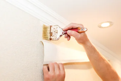 Pose de papier peint à la Petite-Verrière — revêtements muraux et toiles de verre